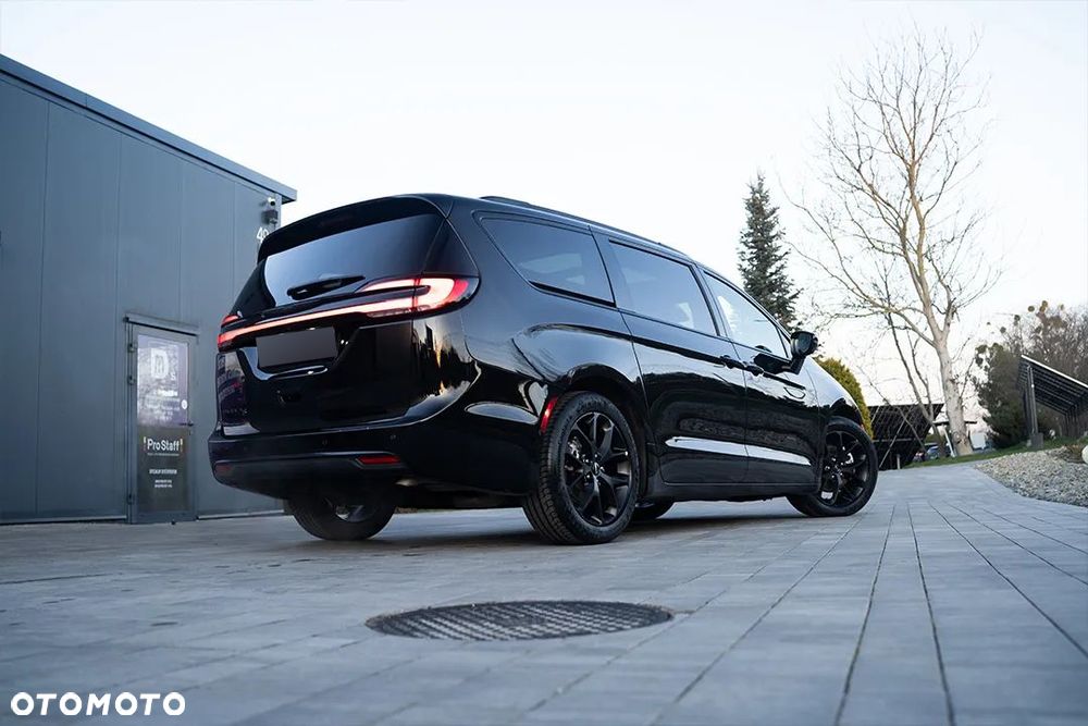 Chrysler Pacifica - 30