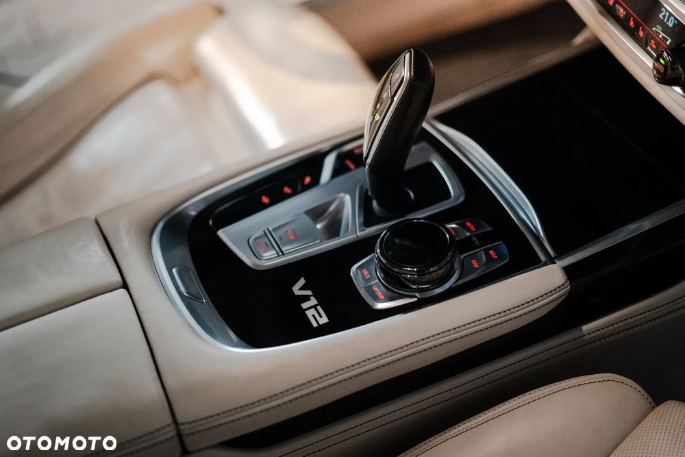 BMW Seria 7 M760Li xDrive - 15