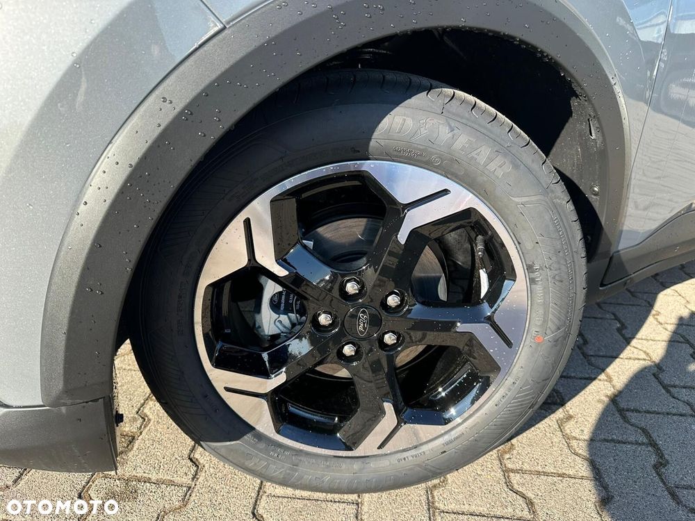 Ford Transit Courier - 27