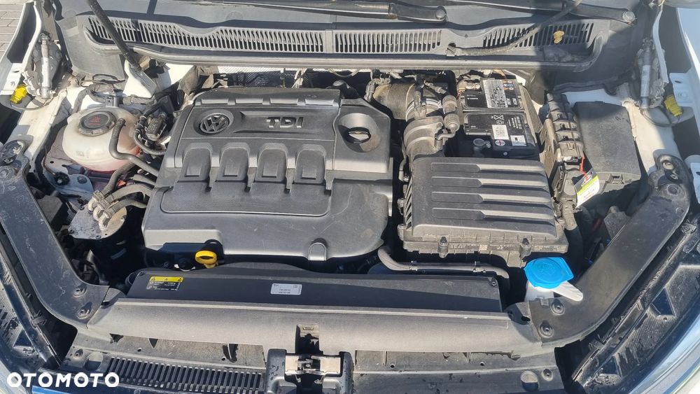 Volkswagen Touran 2.0 TDI BMT Highline DSG - 24