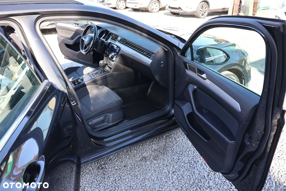 Volkswagen Passat Variant 2.0 TDI EVO Elegance DSG - 14