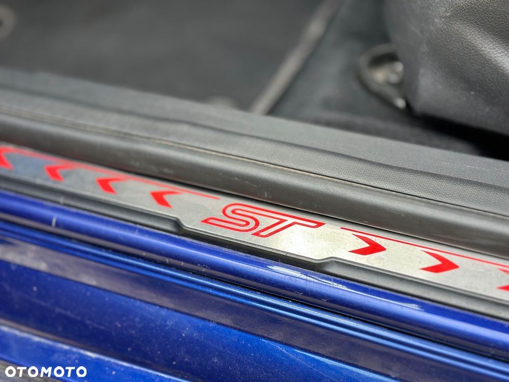 Ford Focus 2.0 EcoBoost ST mit Leder-Sport-Paket - 14