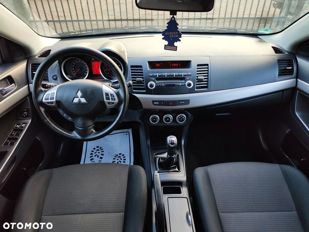Mitsubishi Lancer 1.8 Intense - 8