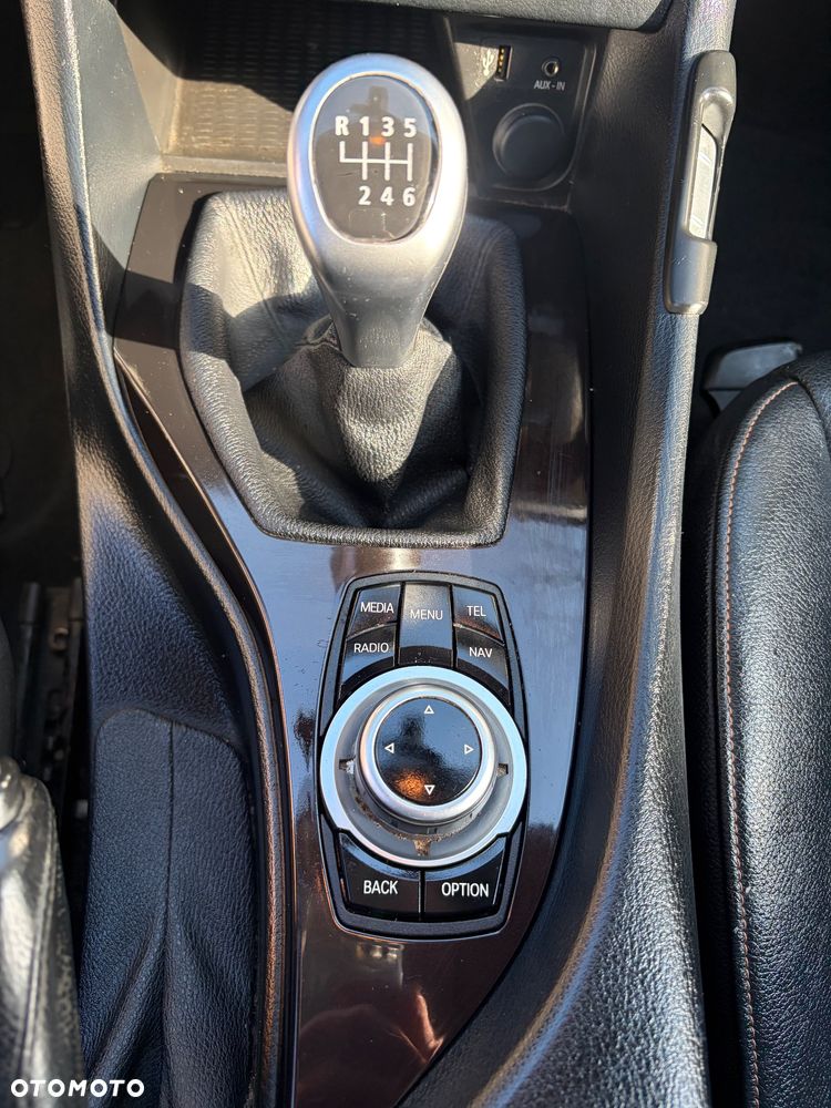 BMW X1 sDrive18d xLine - 27