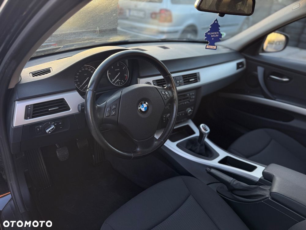 BMW Seria 3 320d DPF - 22