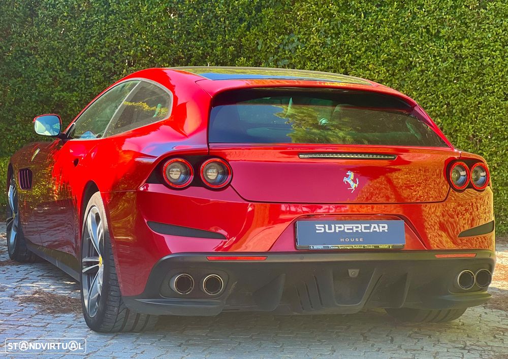 Ferrari GTC4 Lusso - 27
