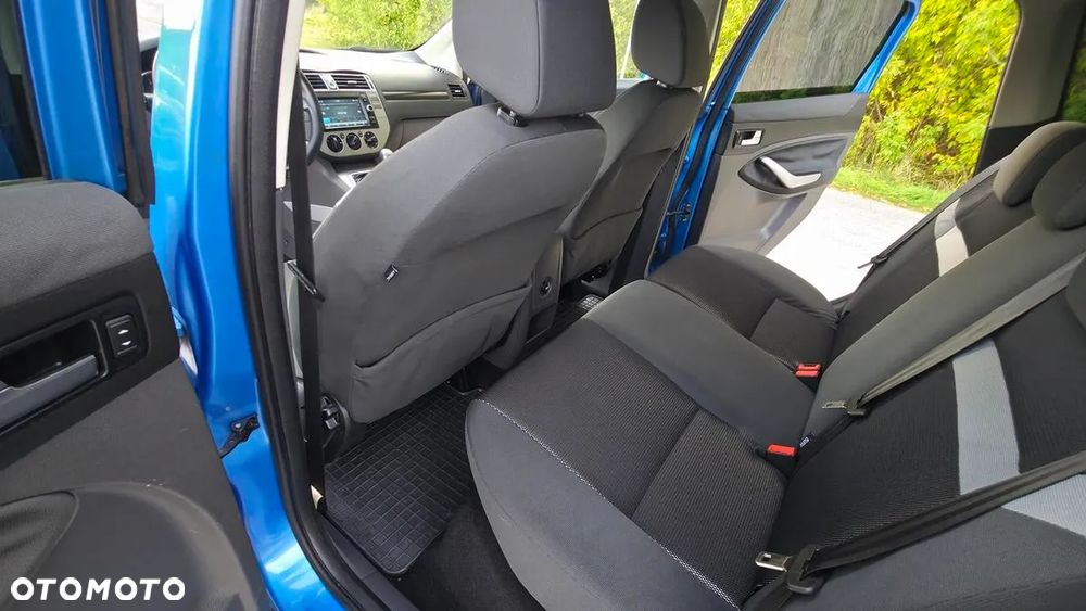 Ford Kuga - 24