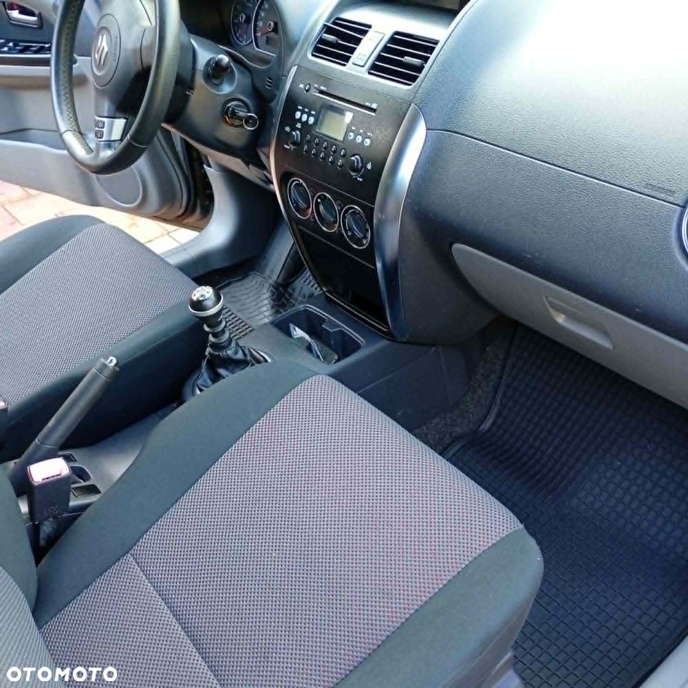Suzuki SX4 - 10