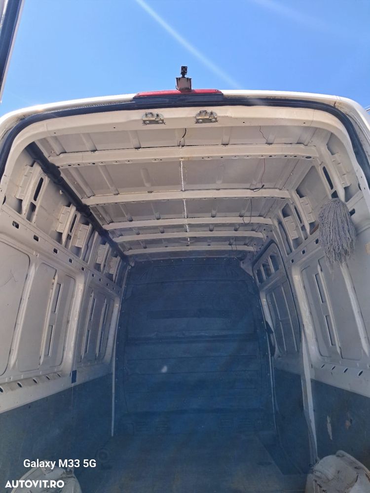 Volkswagen Crafter - 13