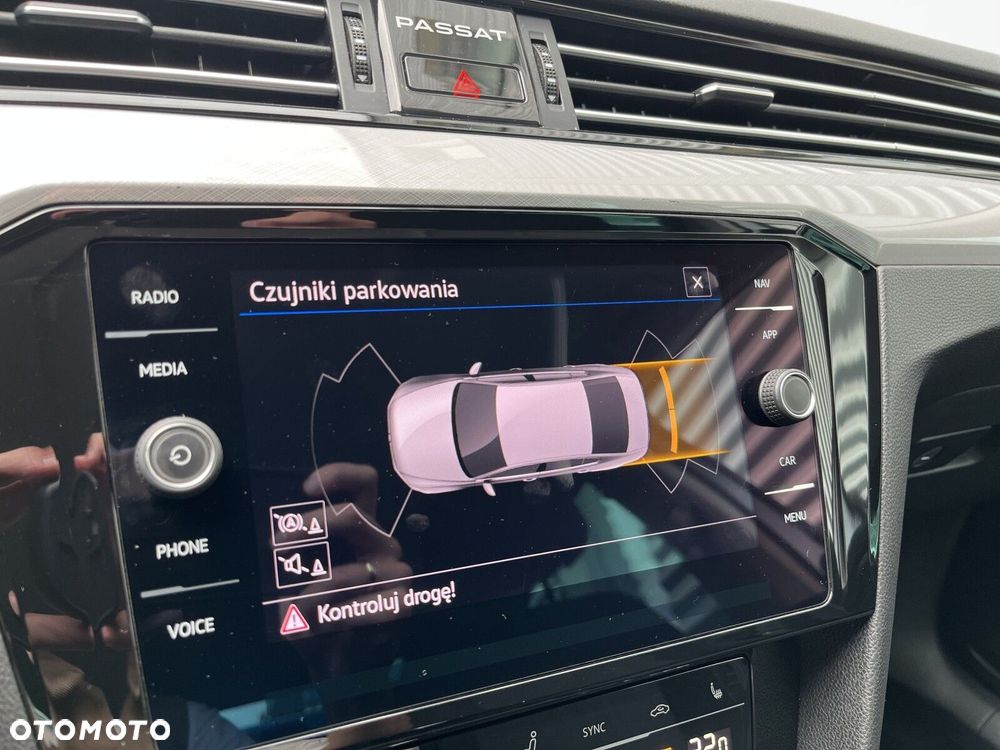 Volkswagen Passat - 31