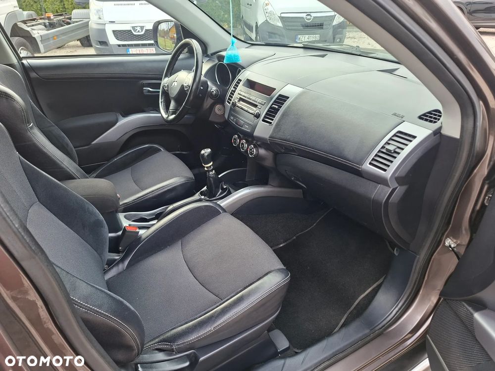 Mitsubishi Outlander 2.2 DI-D ClearTec 2WD Invite - 9