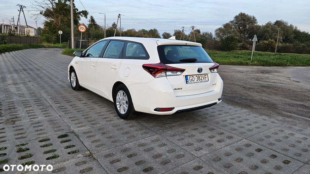 Toyota Auris Hybrid 135 Active - 10