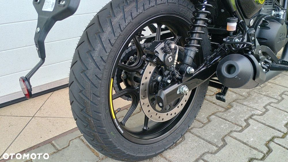 Royal Enfield HNTR - 33