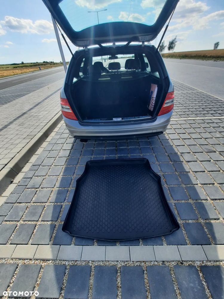 Mercedes-Benz Klasa C 220 CDI DPF Automatik Avantgarde - 11