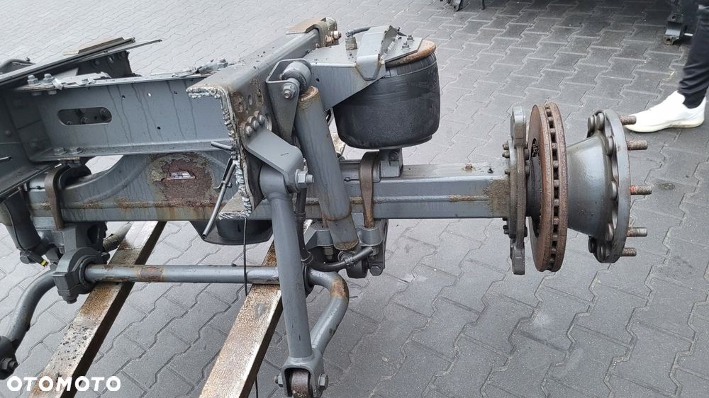 OŚ TYLNA WLECZONA PODNOSZONA DAF XF 106 - 6