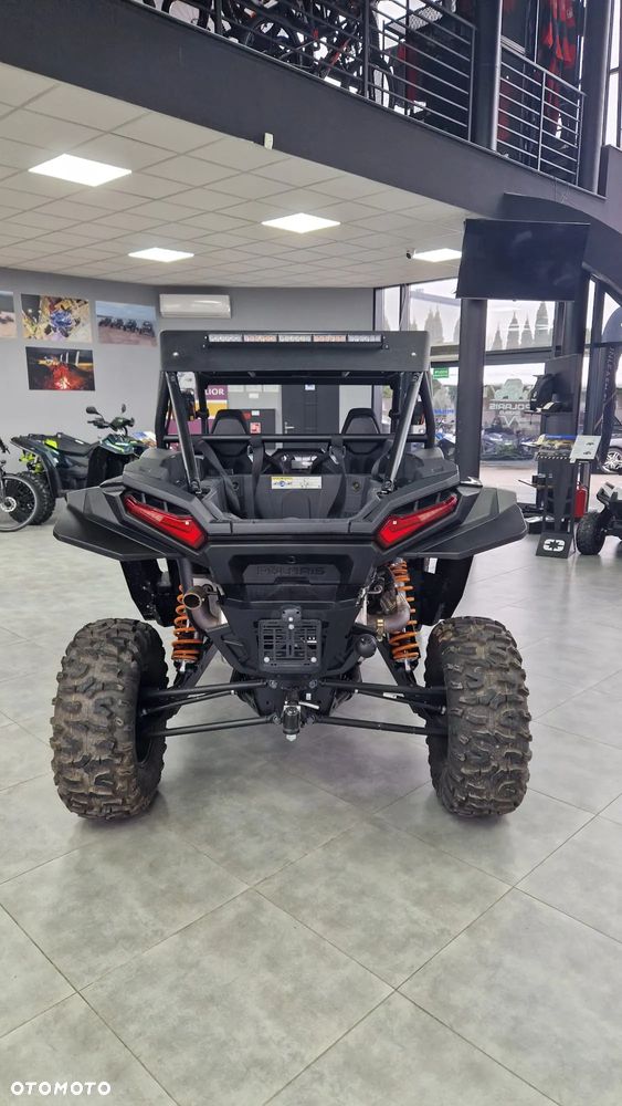 Polaris RZR - 6