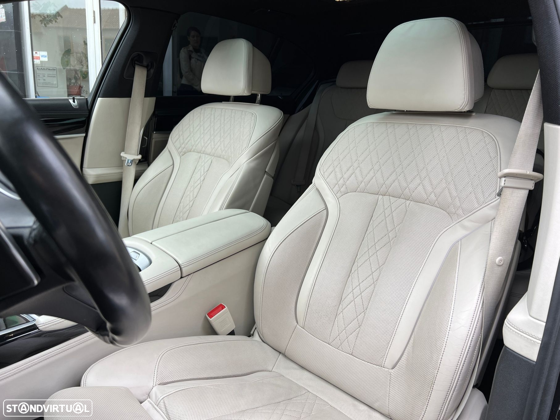 BMW 750 d xDrive - 16