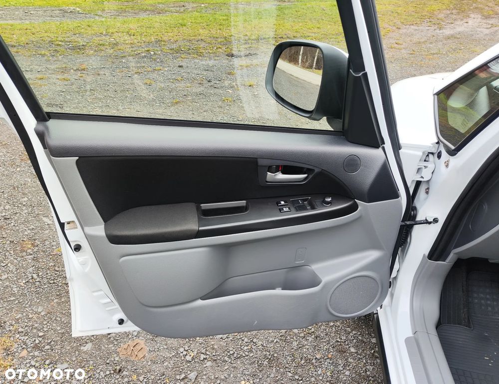 Suzuki SX4 1.6 VVT 4x4 Comfort - 15