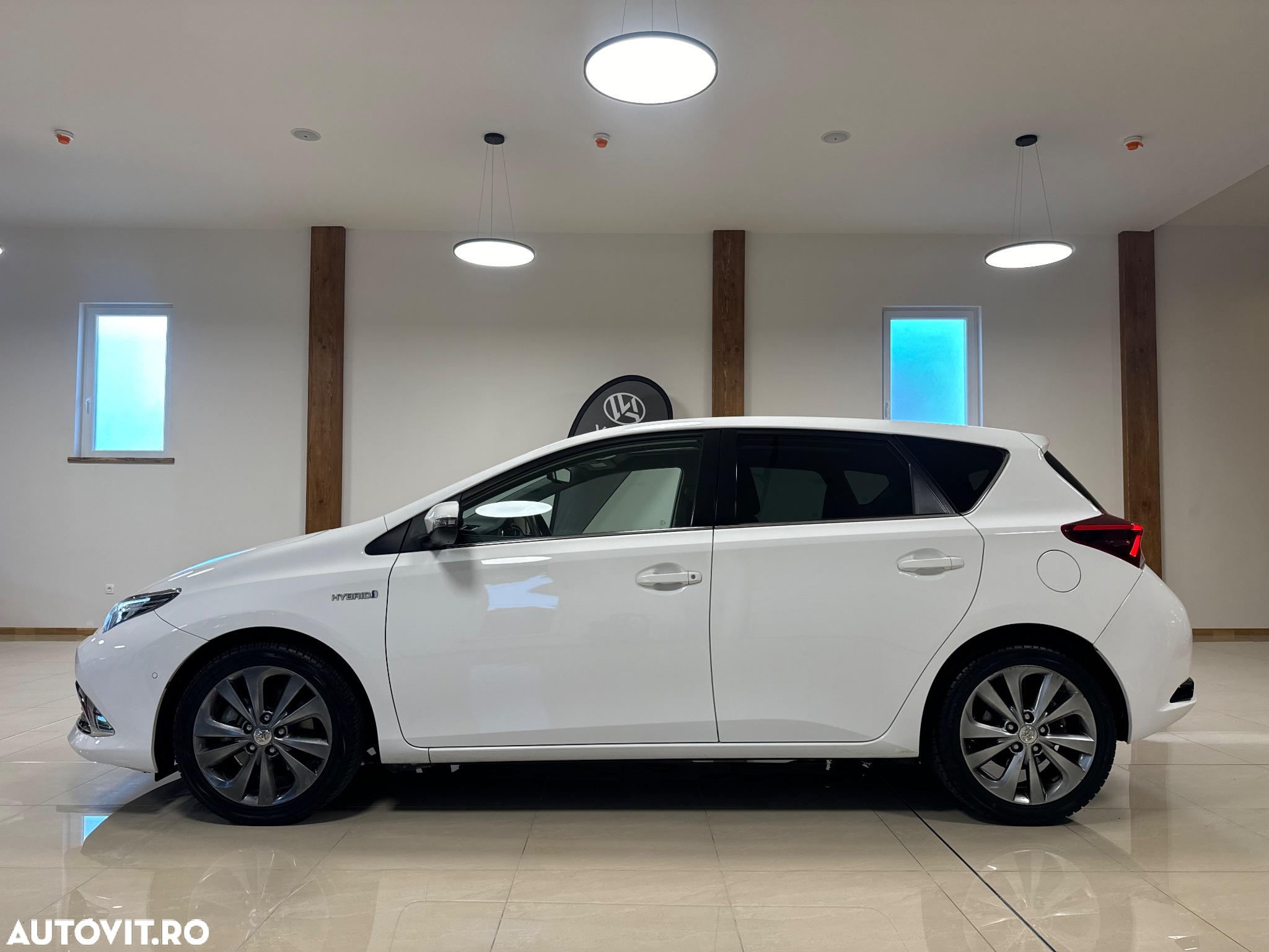 Toyota Auris 1.8 L VVT-i Hybrid Luna - 6