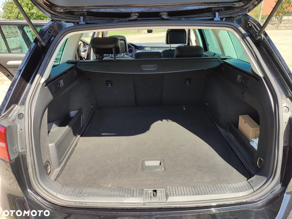 Volkswagen Passat - 23