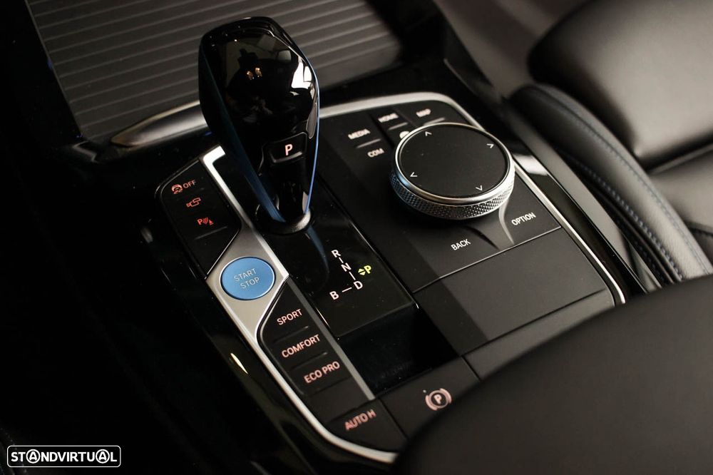 BMW iX3 M Sport Impressive - 19