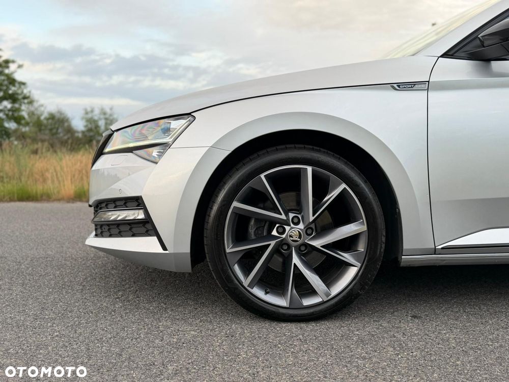 Skoda Superb 2.0 TDI DSG Sportline - 22