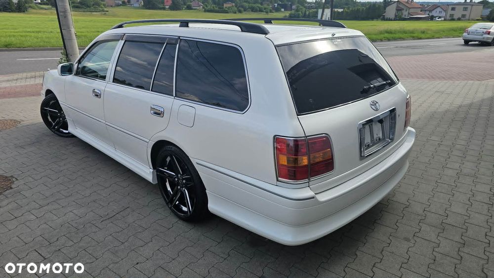 Toyota Crown - 10