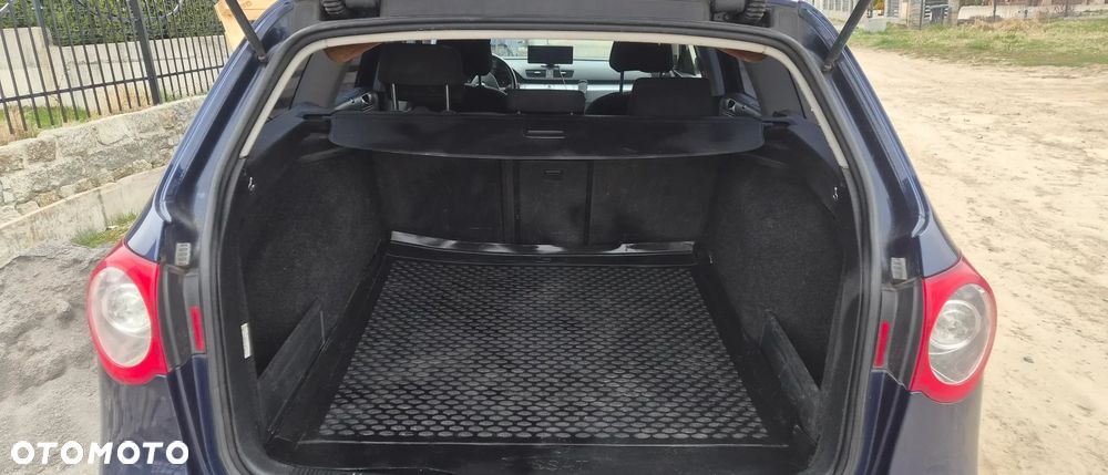 Volkswagen Passat - 13