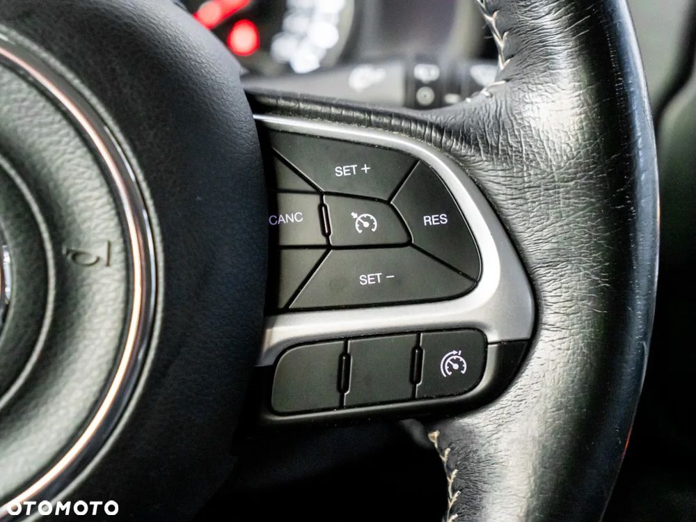 Jeep Renegade 1.4 MultiAir Limited FWD S&S - 24