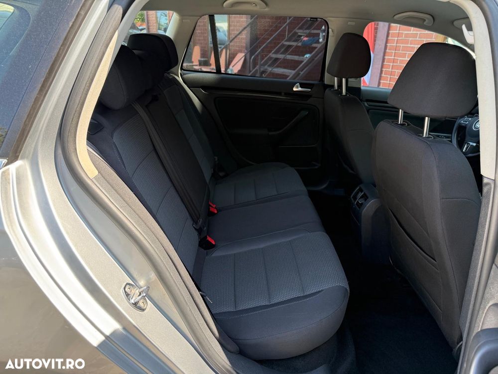 Volkswagen Golf - 8