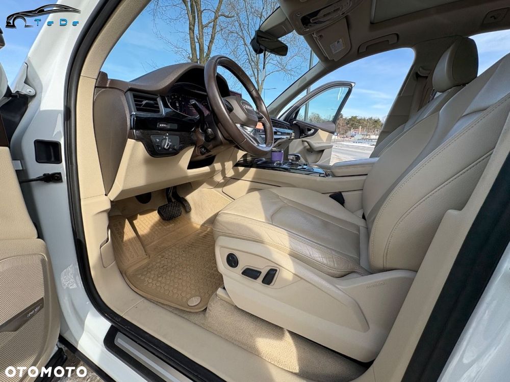 Audi Q7 3.0 TFSI Quattro Tiptronic - 23