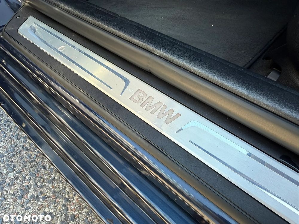 BMW Seria 5 525d Luxury Line - 25