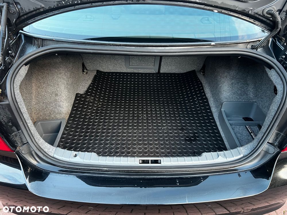 BMW Seria 3 318i Edition Exclusive - 12