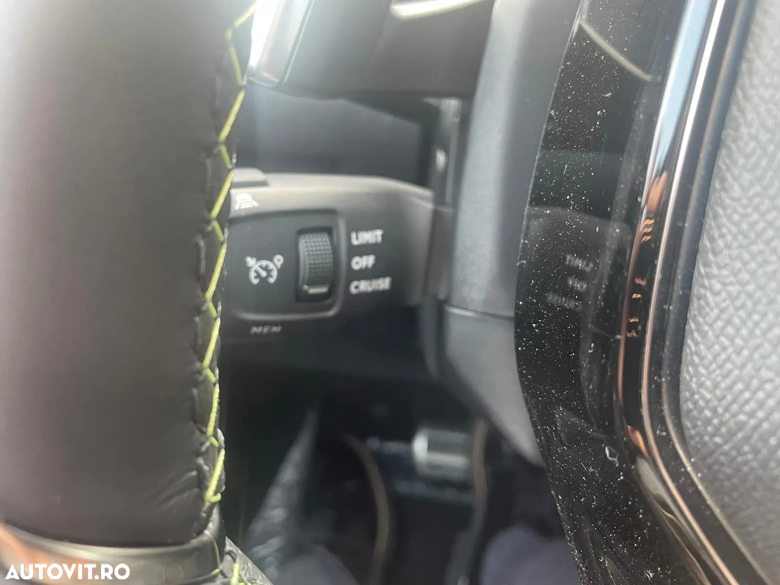 Peugeot 208 1.2L 100 e-DCS6 MHEV GT - 18