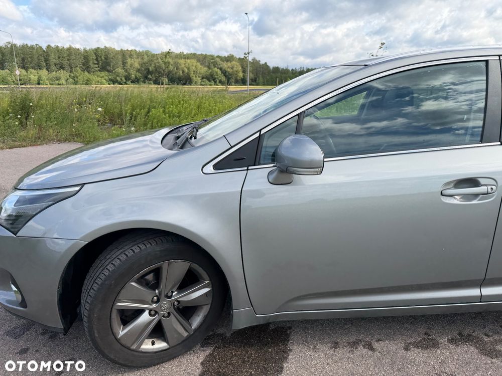 Toyota Avensis 2.0 D-4D Edition (2014) - 21