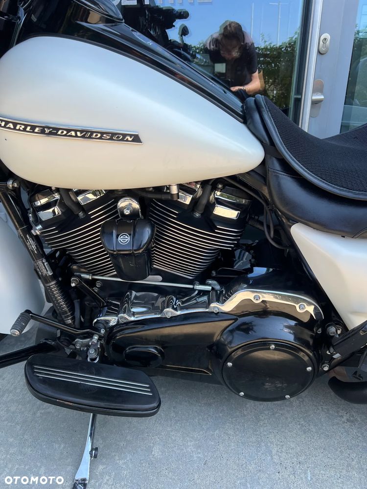 Harley-Davidson Touring Street Glide - 10
