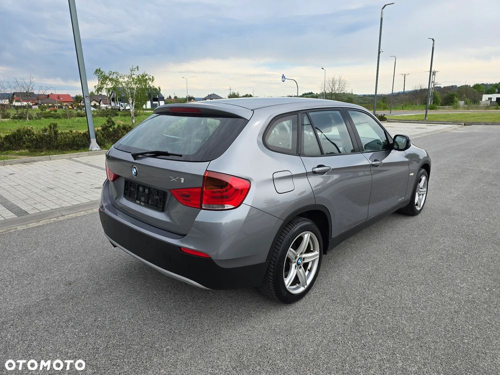 BMW X1 sDrive18d xLine - 28