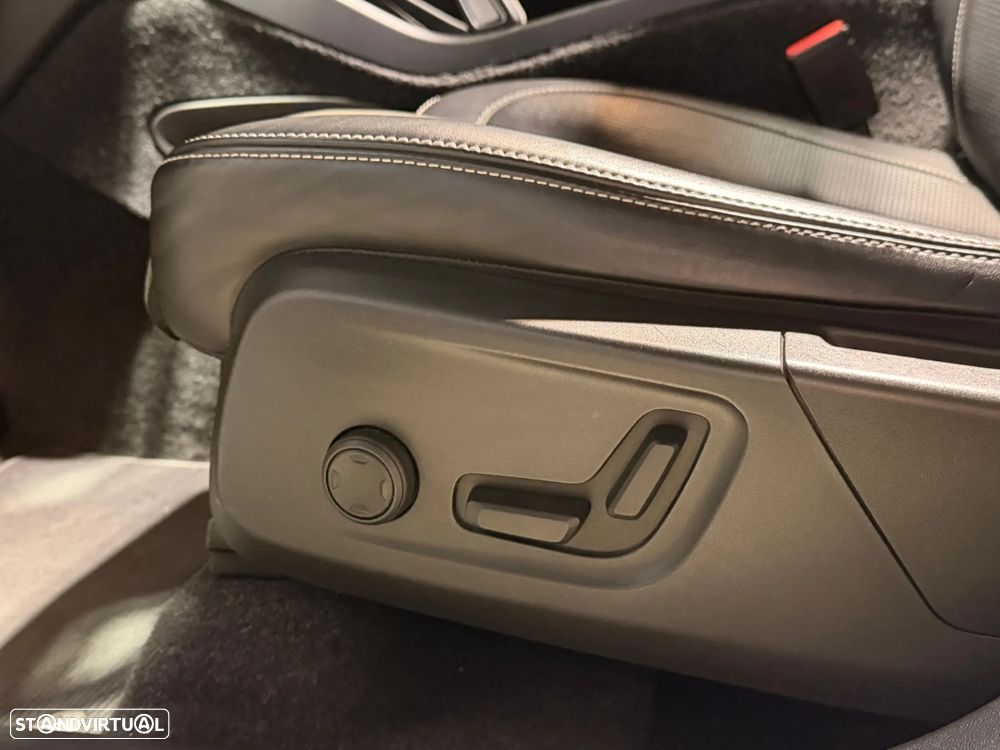 Volvo XC 40 2.0 D4 R-Design AWD - 37