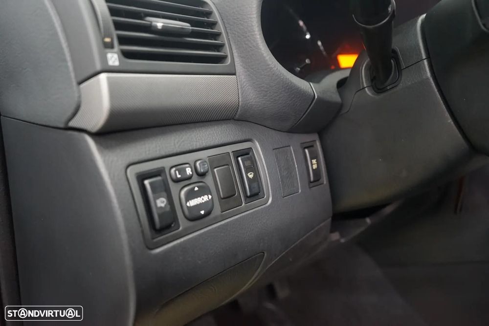 Toyota Avensis SW 2.0 D-4D Exclusive - 9