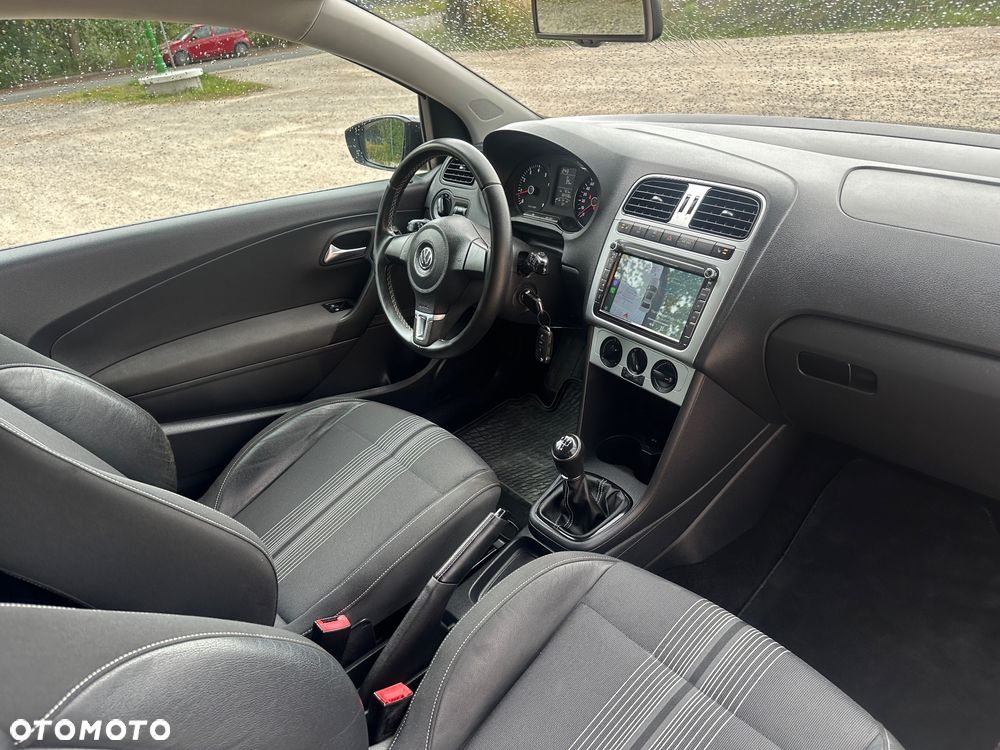 Volkswagen Polo 1.2 TSI MATCH - 27