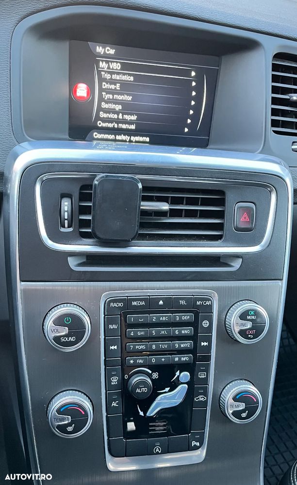 Volvo V60 D2 Momentum - 12