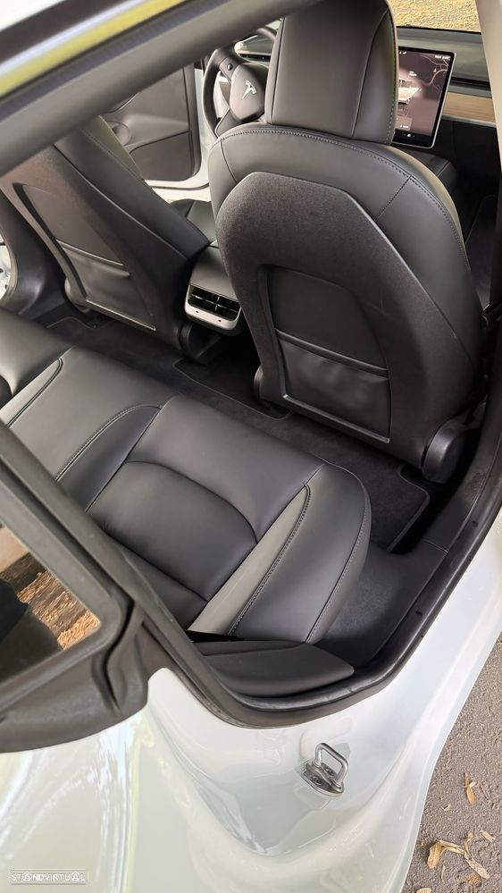 Tesla Model 3 - 7