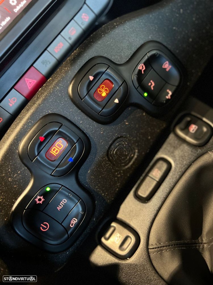 Fiat Panda 1.0 Hybrid Cross - 21