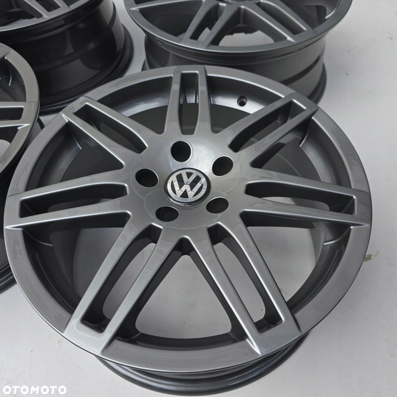 VW PASSAT B7 B8 CC TIGUAN I II ARTEON SHARAN 17 ET35 5x112 4X - 5
