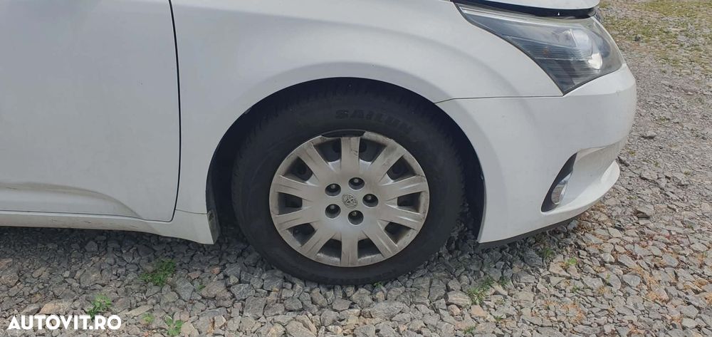 Toyota Avensis 2.0 D-4D Executive - 4