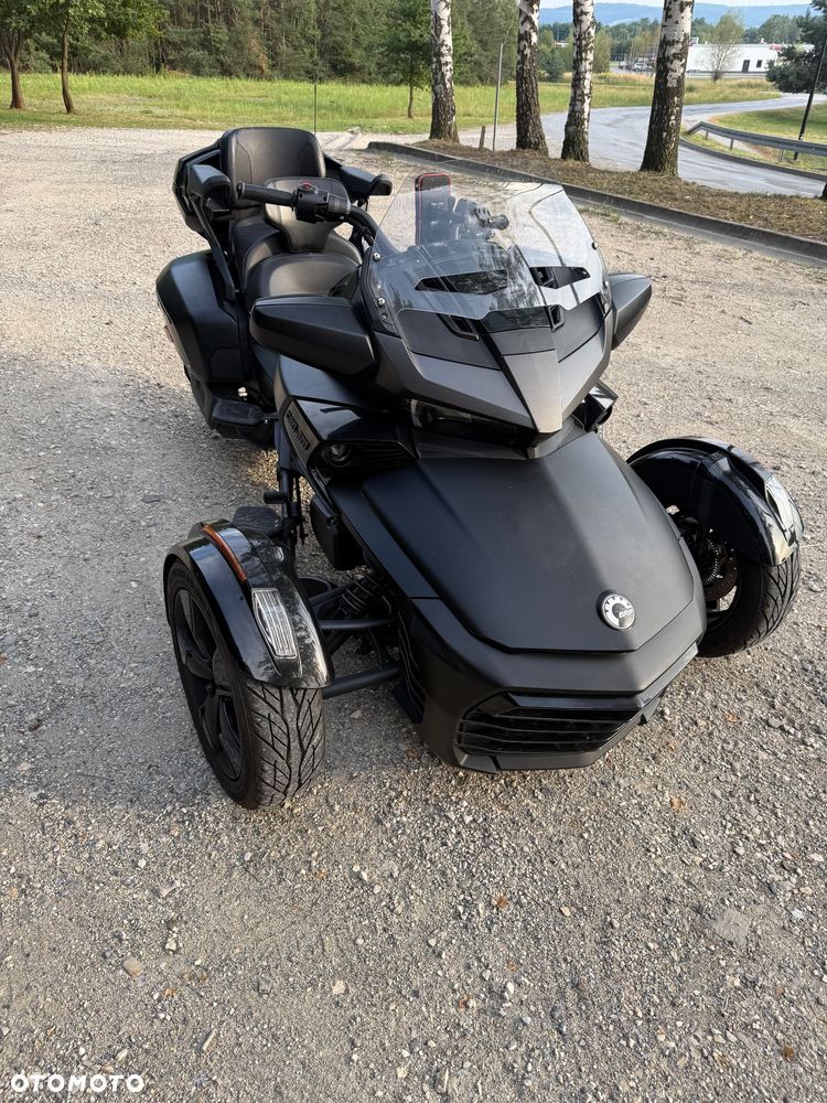 Can-Am Spyder - 17