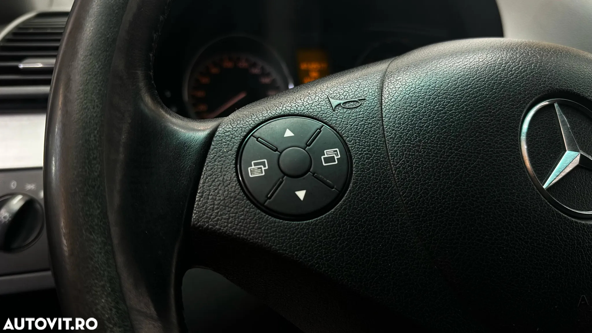Mercedes-Benz Vito - 17