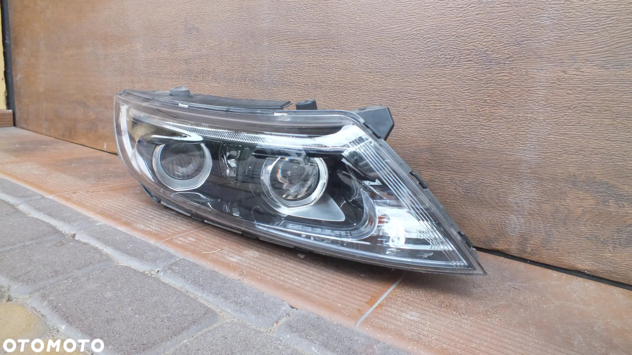 Xenon prawy Kia Optima III - 2