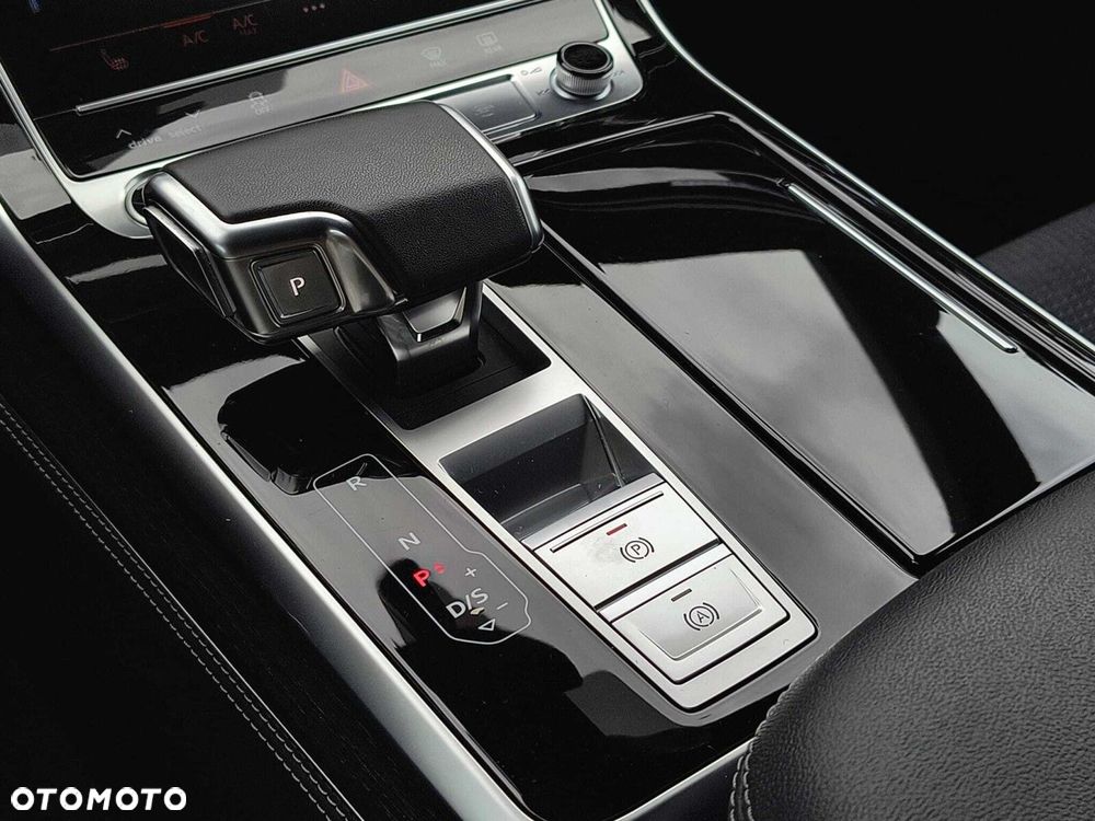 Audi Q8 55 TFSI mHEV Quattro Tiptronic - 23
