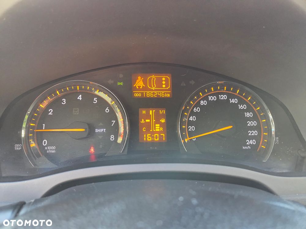Toyota Avensis 1.8 Premium - 13